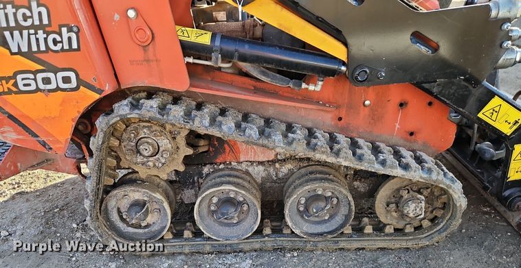 image for item EI3520 2021 Ditch Witch  SK600 compact utility loader