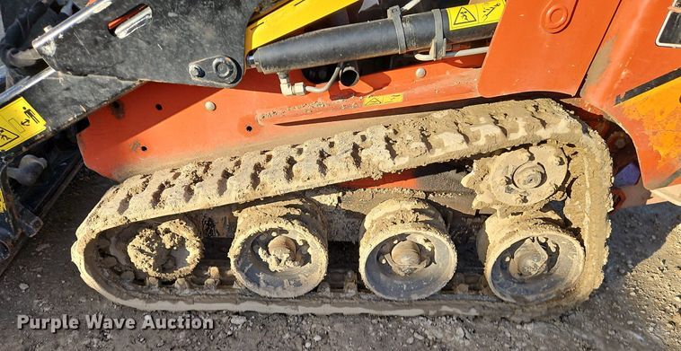 image for item EI3520 2021 Ditch Witch  SK600 compact utility loader