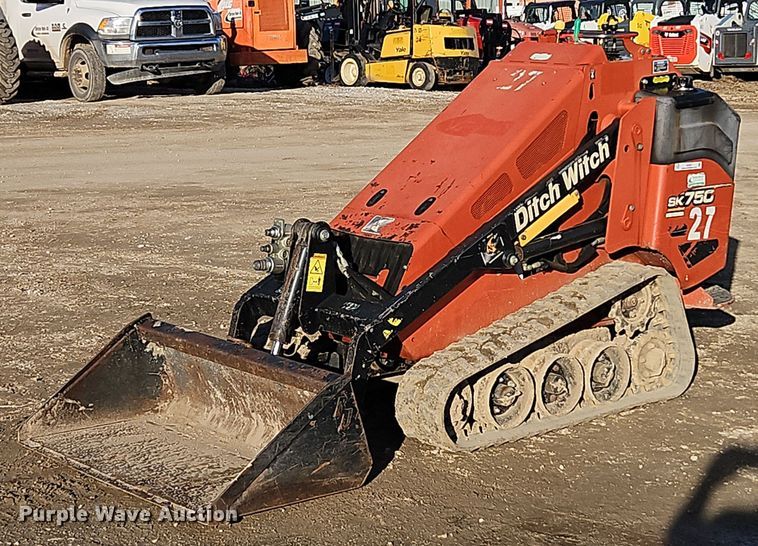 image for item EI3521 2015 Ditch Witch SK750 compact utility loader