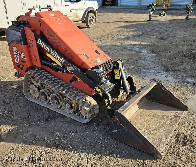 image for item EI3521 2015 Ditch Witch SK750 compact utility loader