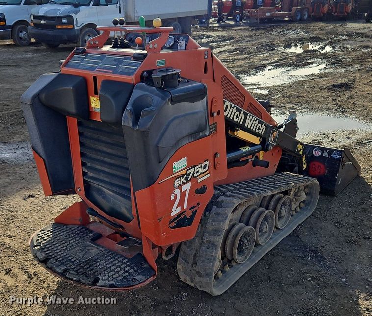 2015 Ditch Witch SK750 compact utility loader in Paola, KS Item