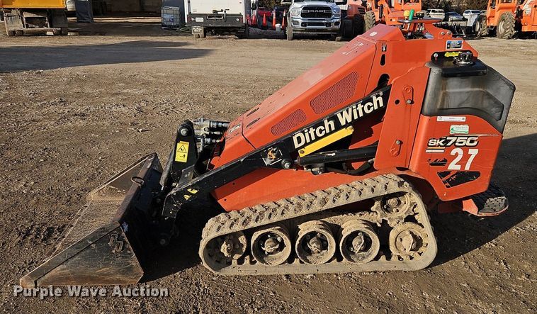 image for item EI3521 2015 Ditch Witch SK750 compact utility loader