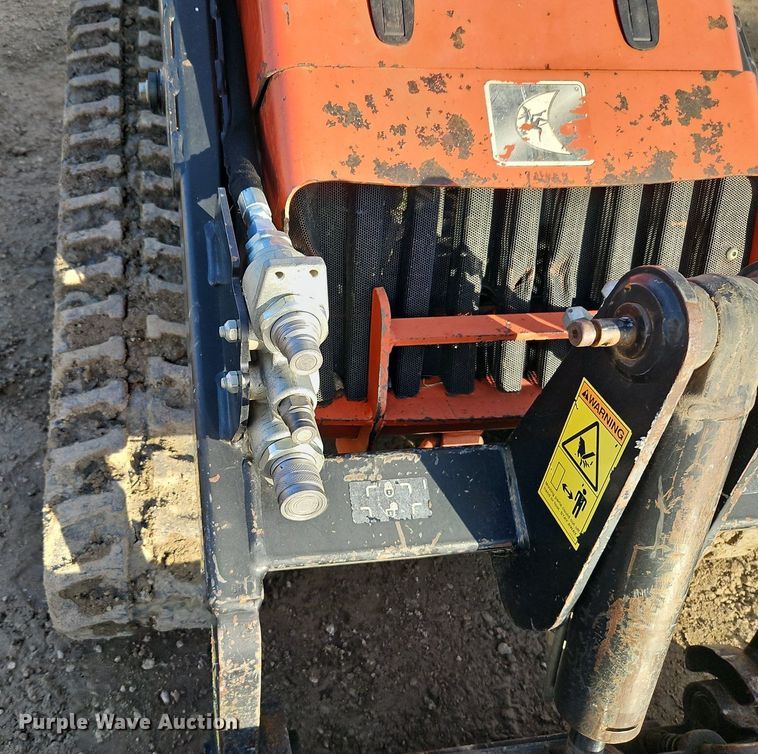 image for item EI3521 2015 Ditch Witch SK750 compact utility loader