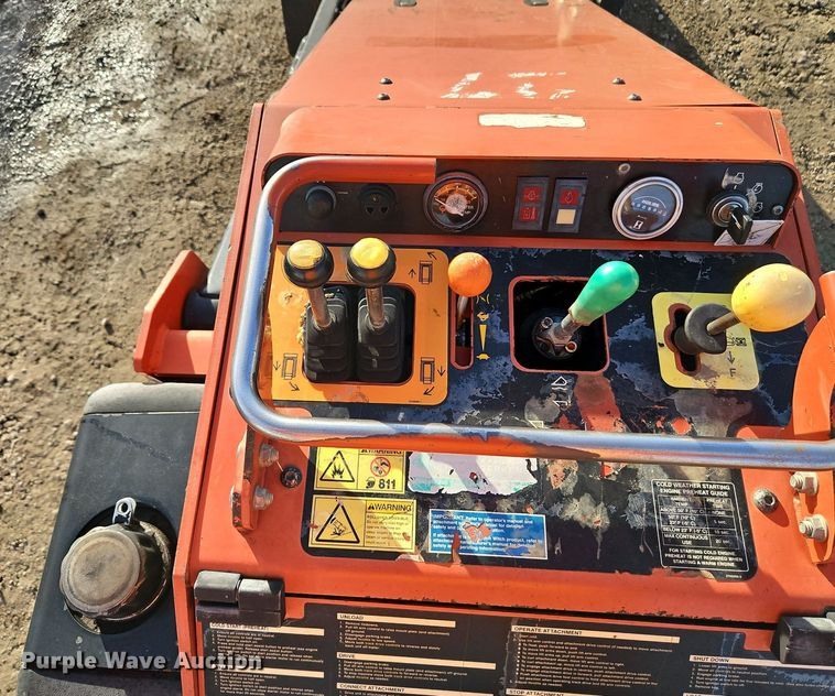 2015 Ditch Witch SK750 compact utility loader in Paola, KS Item