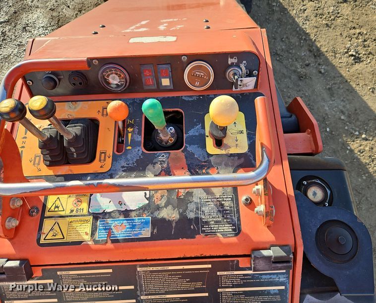 image for item EI3521 2015 Ditch Witch SK750 compact utility loader