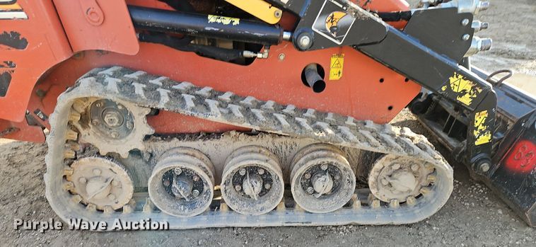 image for item EI3521 2015 Ditch Witch SK750 compact utility loader