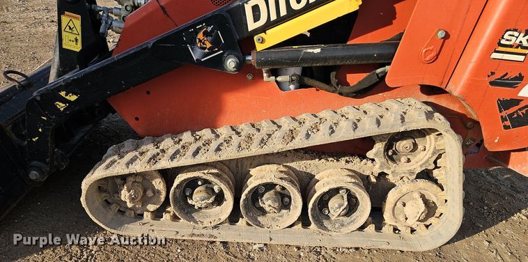 image for item EI3521 2015 Ditch Witch SK750 compact utility loader