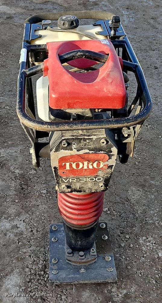 image for item EI3522 Toro VR-3100 plate compactor