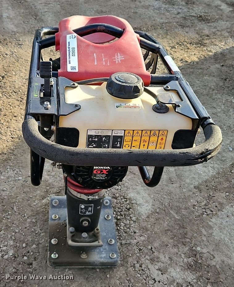 image for item EI3522 Toro VR-3100 plate compactor