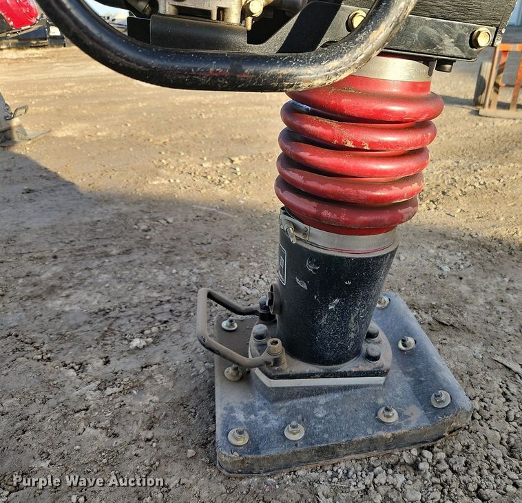 image for item EI3522 Toro VR-3100 plate compactor