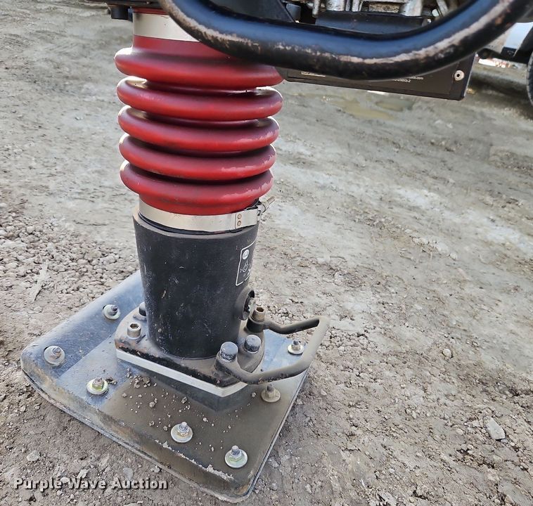 image for item EI3522 Toro VR-3100 plate compactor