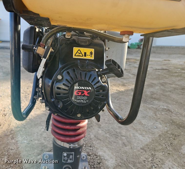 image for item EI3522 Toro VR-3100 plate compactor