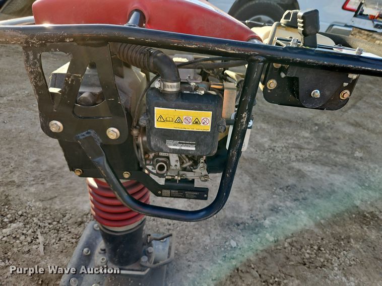 image for item EI3522 Toro VR-3100 plate compactor