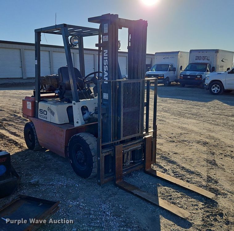 image for item EI3533 Nissan Optimum 50 forklift