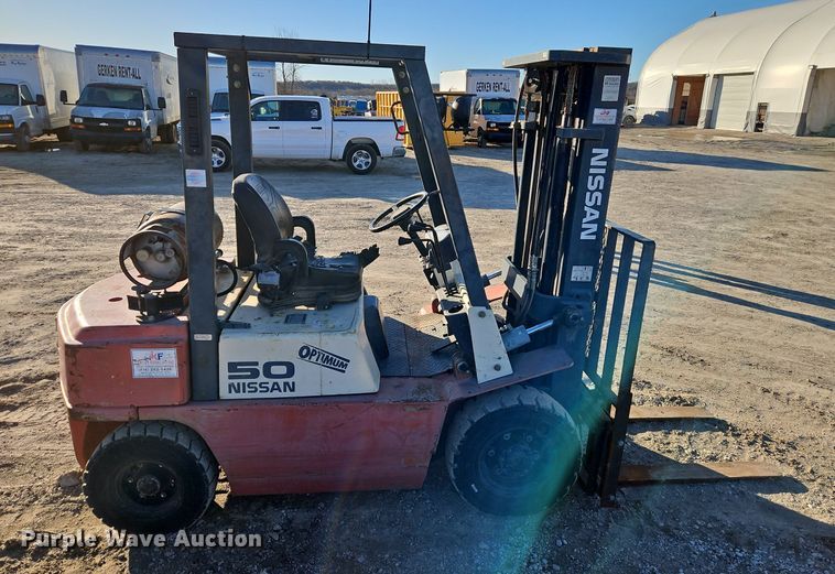 image for item EI3533 Nissan Optimum 50 forklift