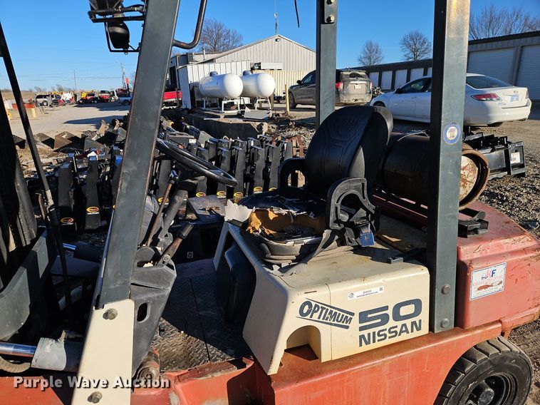 image for item EI3533 Nissan Optimum 50 forklift