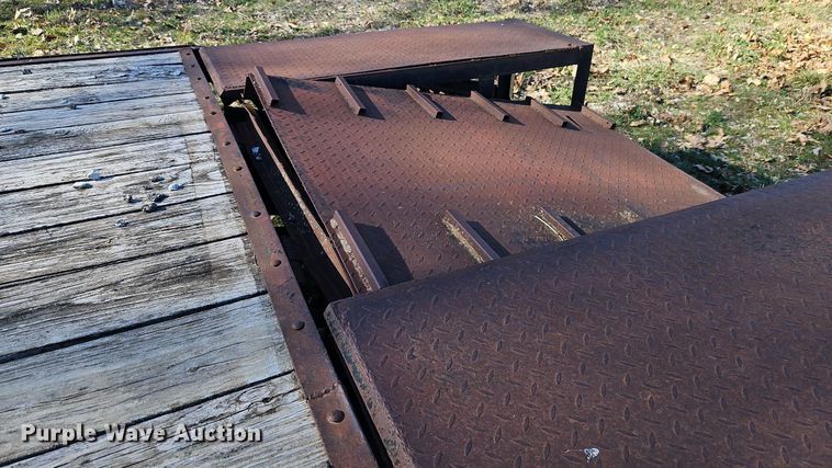 image for item EI3540 2000 Buck Dandy 25 Deckovers equipment trailer