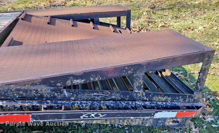 image for item EI3540 2000 Buck Dandy 25 Deckovers equipment trailer