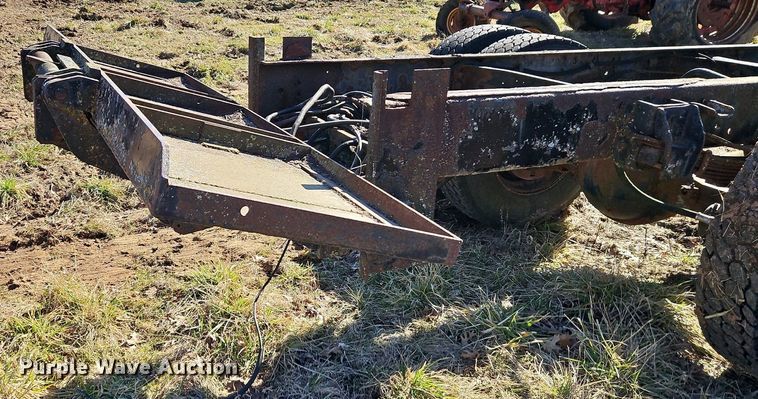 image for item EI3541 1992 Ford F700 truck cab and chassis