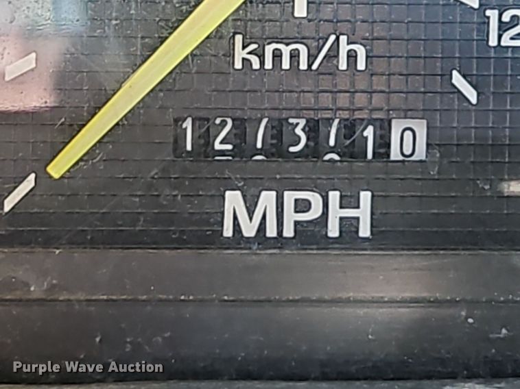 image for item EI3541 1992 Ford F700 truck cab and chassis