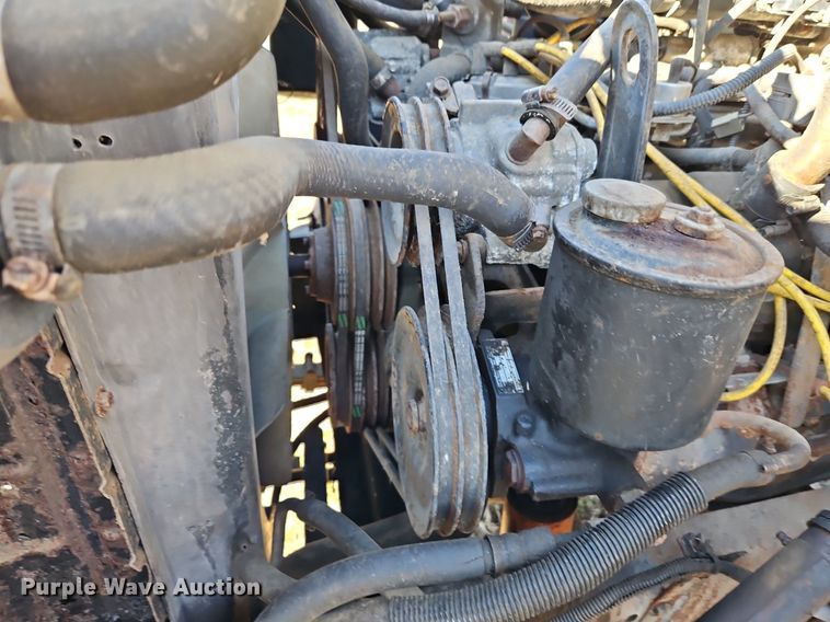 image for item EI3541 1992 Ford F700 truck cab and chassis