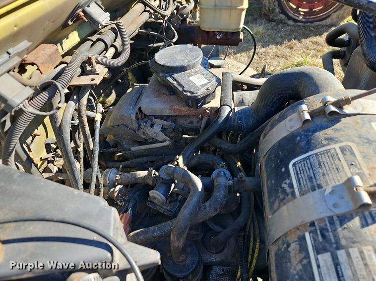 image for item EI3541 1992 Ford F700 truck cab and chassis