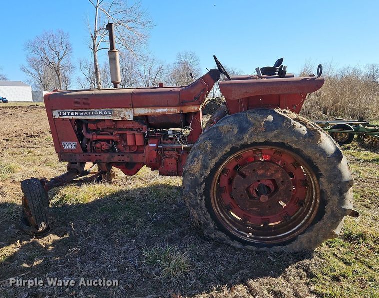 image for item EI3542 1968 International Harvester Farmall 856 D tractor