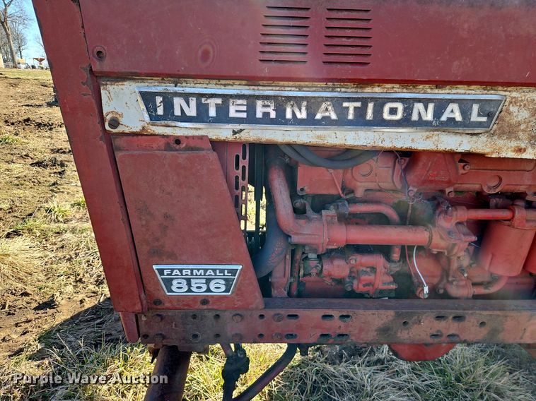 image for item EI3542 1968 International Harvester Farmall 856 D tractor