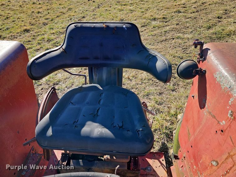 image for item EI3542 1968 International Harvester Farmall 856 D tractor