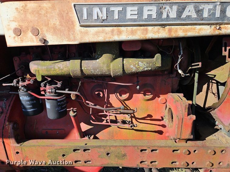 image for item EI3542 1968 International Harvester Farmall 856 D tractor