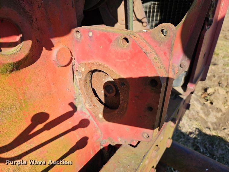 image for item EI3542 1968 International Harvester Farmall 856 D tractor