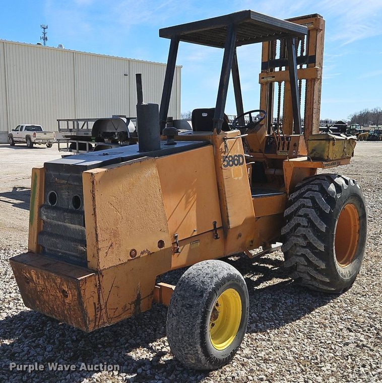image for item EI3561 1982 Case   586D  forklift