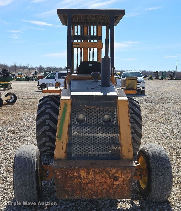 image for item EI3561 1982 Case   586D  forklift