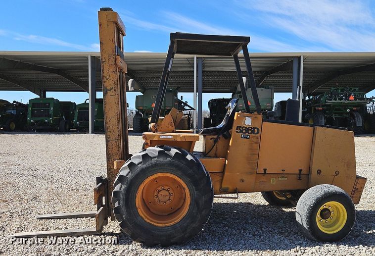 image for item EI3561 1982 Case   586D  forklift