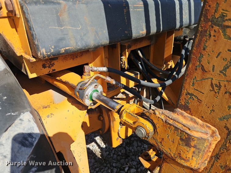 image for item EI3561 1982 Case   586D  forklift