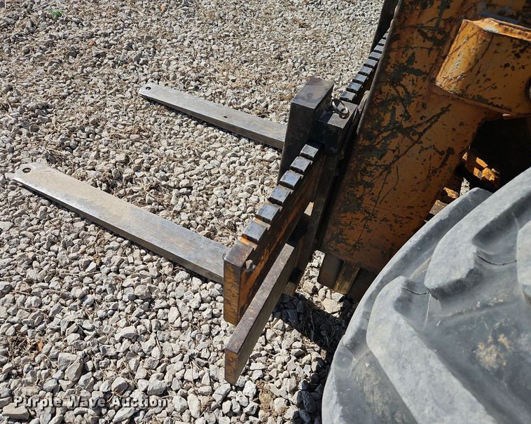 image for item EI3561 1982 Case   586D  forklift