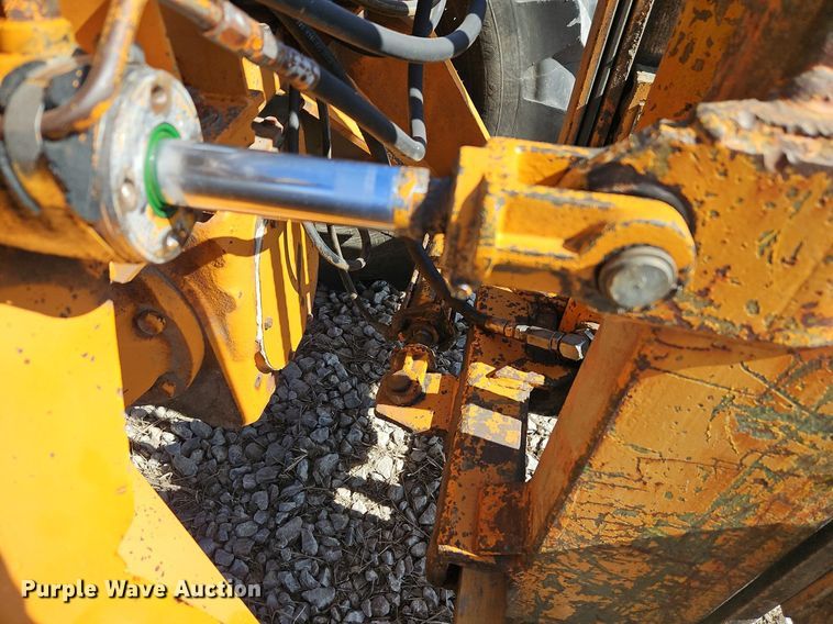 image for item EI3561 1982 Case   586D  forklift