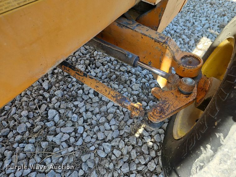 image for item EI3561 1982 Case   586D  forklift