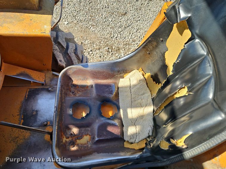 image for item EI3561 1982 Case   586D  forklift