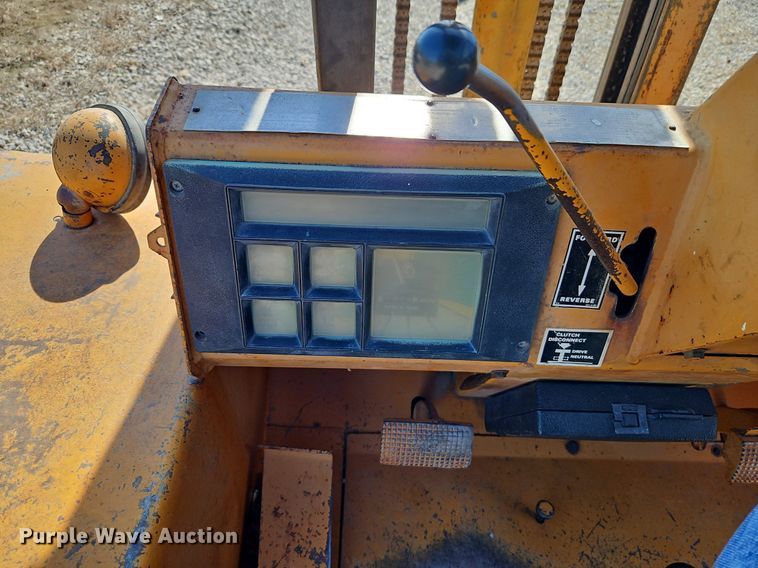 image for item EI3561 1982 Case   586D  forklift