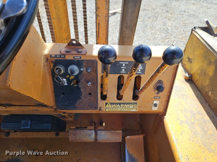 image for item EI3561 1982 Case   586D  forklift