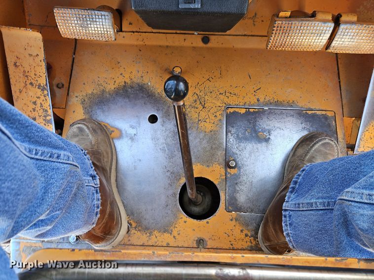 image for item EI3561 1982 Case   586D  forklift