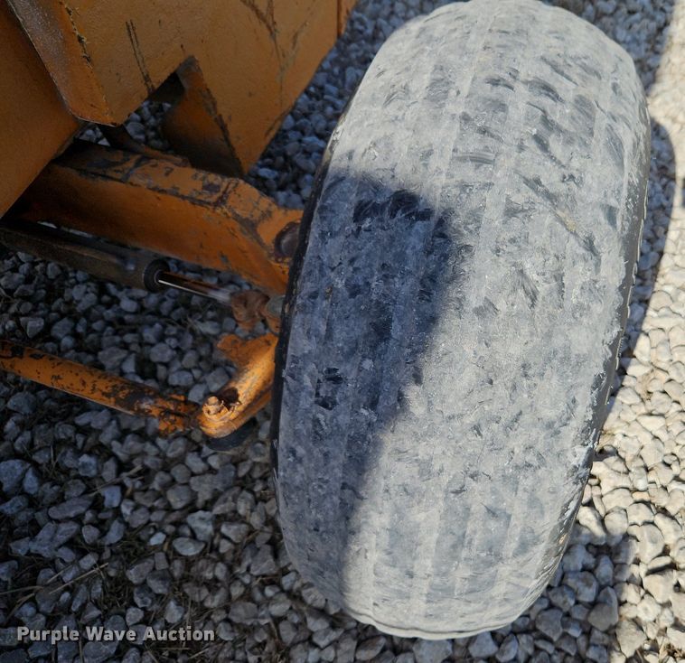 image for item EI3561 1982 Case   586D  forklift