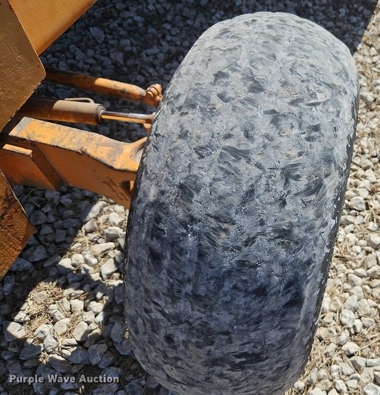 image for item EI3561 1982 Case   586D  forklift