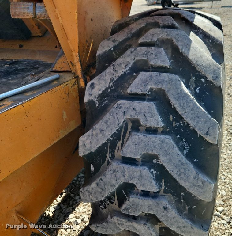 image for item EI3561 1982 Case   586D  forklift