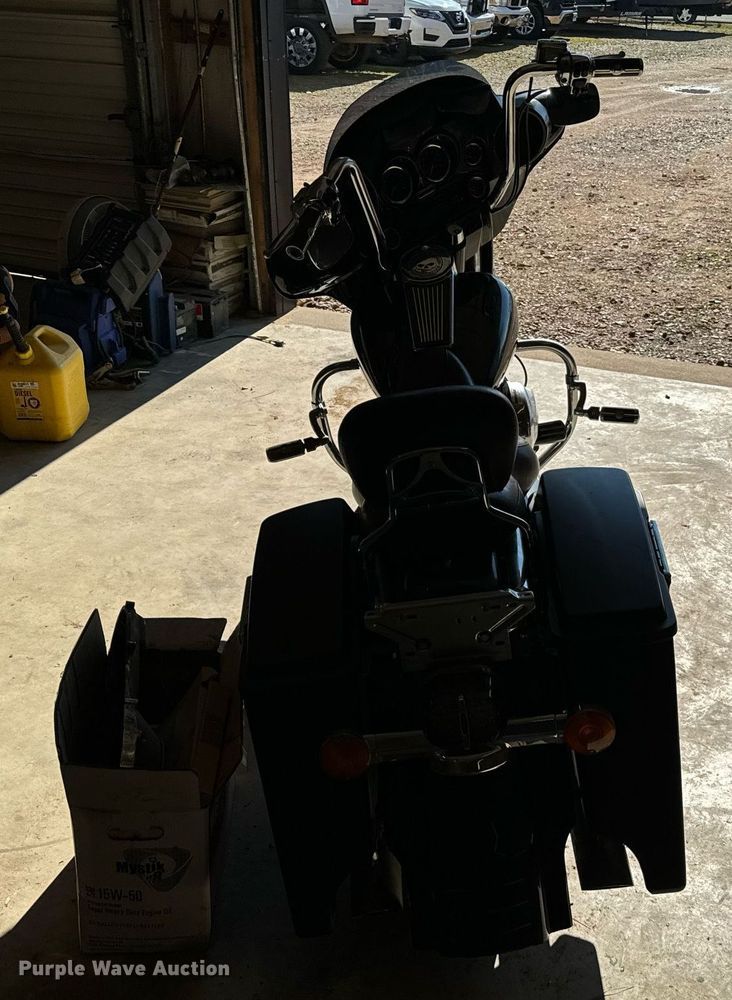 image for item EJ0200 2000 Harley Davidson Ultra Classic motorcycle