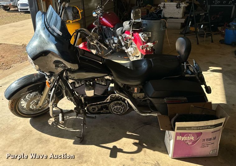 image for item EJ0200 2000 Harley Davidson Ultra Classic motorcycle