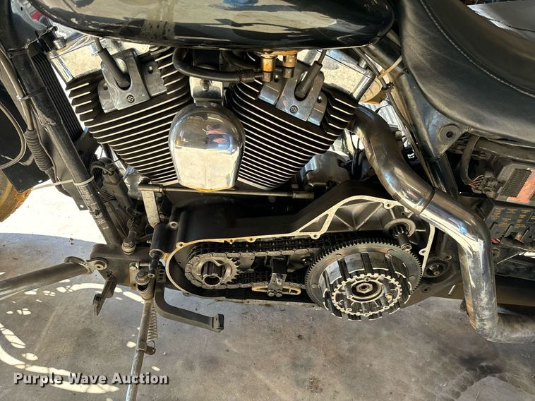 image for item EJ0200 2000 Harley Davidson Ultra Classic motorcycle