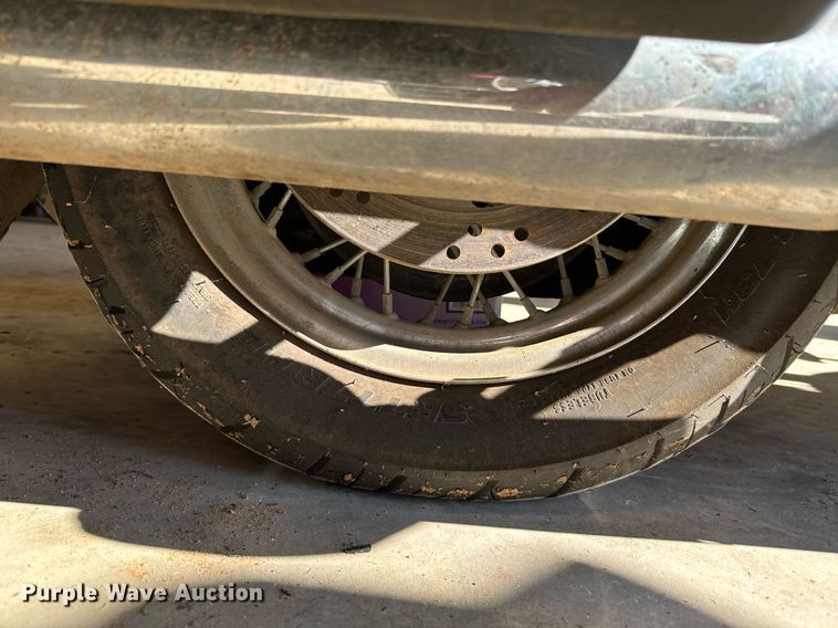 image for item EJ0200 2000 Harley Davidson Ultra Classic motorcycle