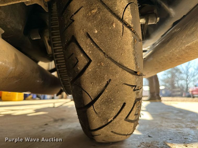 image for item EJ0200 2000 Harley Davidson Ultra Classic motorcycle